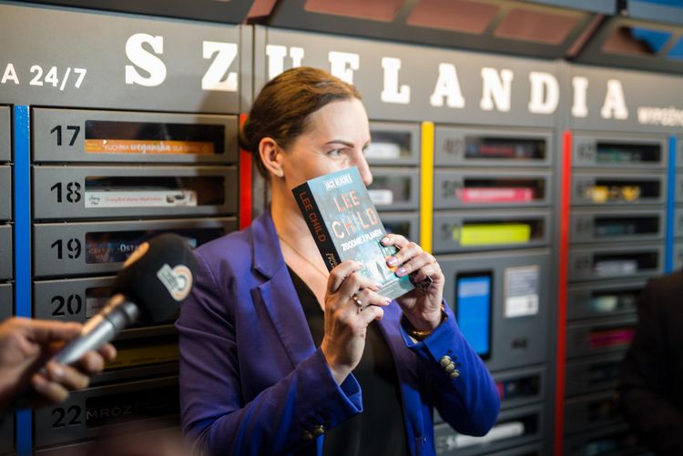  Szuflandia – wypożyczalnia 24/7. Pierwsza w Polsce samoobsługowa biblioteka!